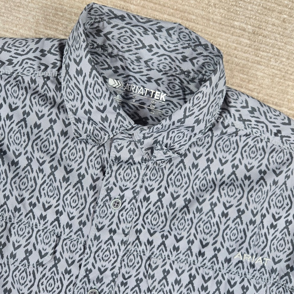 Ariat Mens Small Grey Ikat Geometric AriatTEK Performance Short Sleeve Shirt